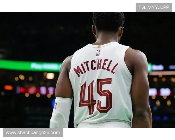 多诺万米切尔领衔球队奋战季后赛展现超强个人能力与团队合作精神