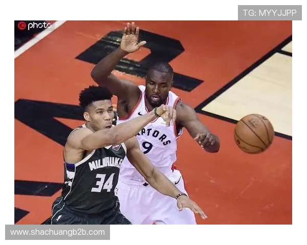 猛龙与雄鹿激战正酣精彩比赛直播全程回顾与分析