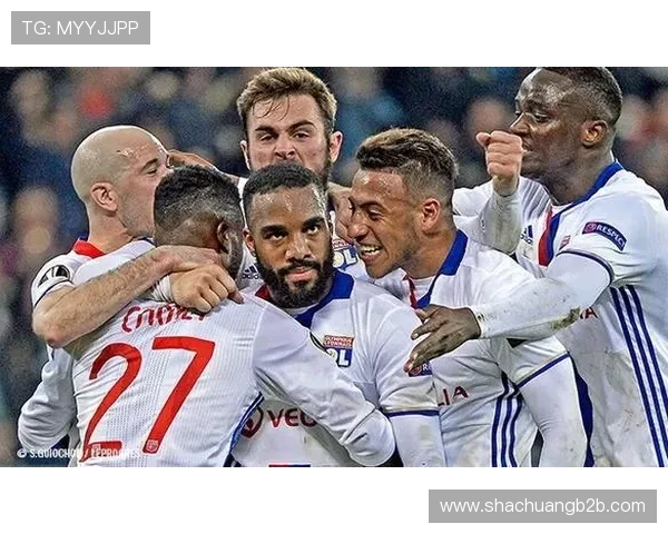 里昂对阵贝西克的精彩对决分析与赛后点评